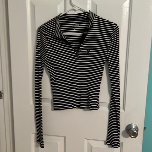 Hollister quarter zip crop top - Picture 1 of 3